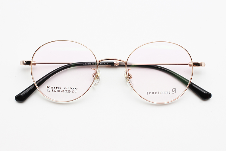 Fabricant de lunettes à monture dorée épaisse