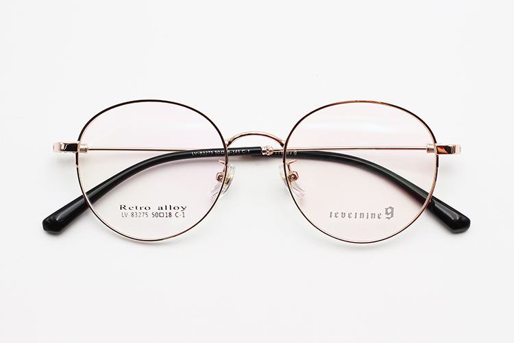 Lunettes en m&eacute;tal_C1