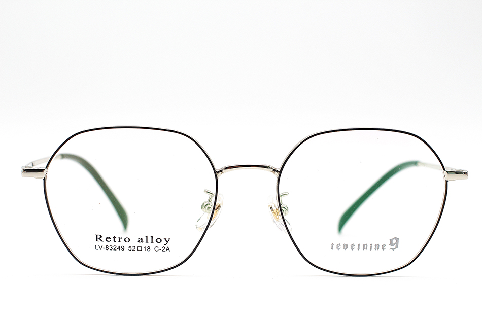 Lunettes &agrave; monture m&eacute;tallique