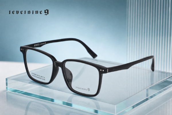 Montures-de-lunettes-LevelNine-Ultem-avec-construction-légère-et-durable